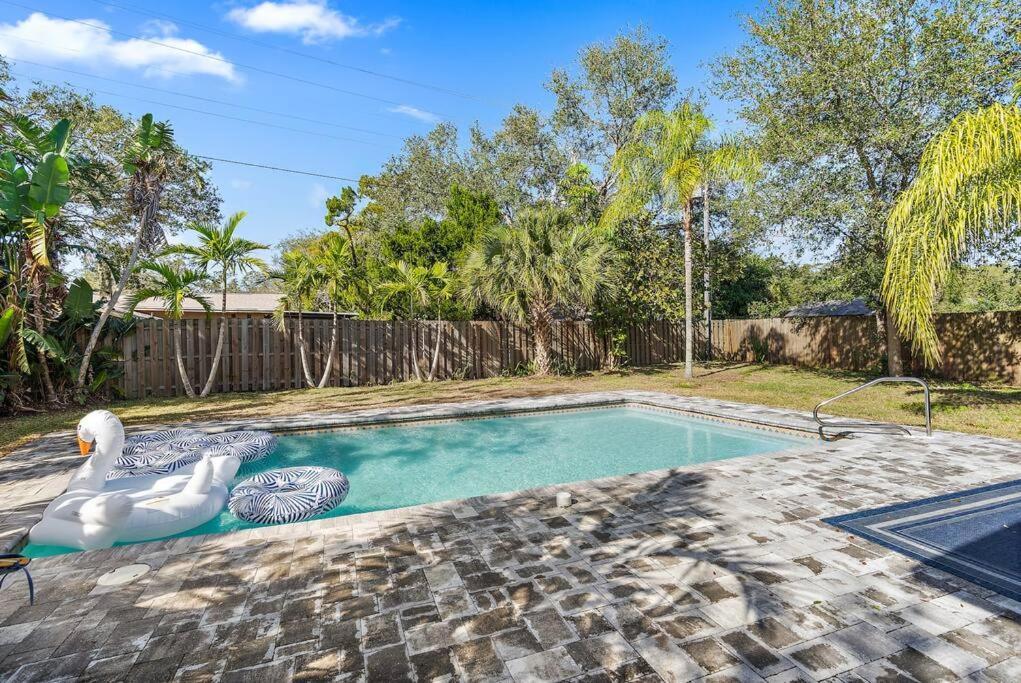 Florida Getaway With Backyard Pool Oasis Villa Sarasota Eksteriør billede